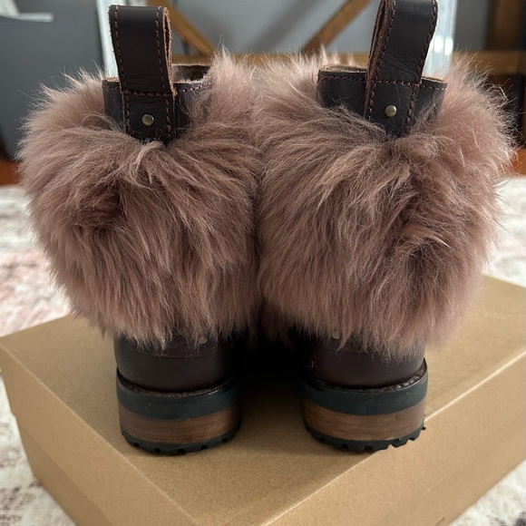 UGG Otelia Coconut Leather Sheepskin Cuff Ankle Mini Boots Booties Size 8.5 EUC - Picture 5 of 13